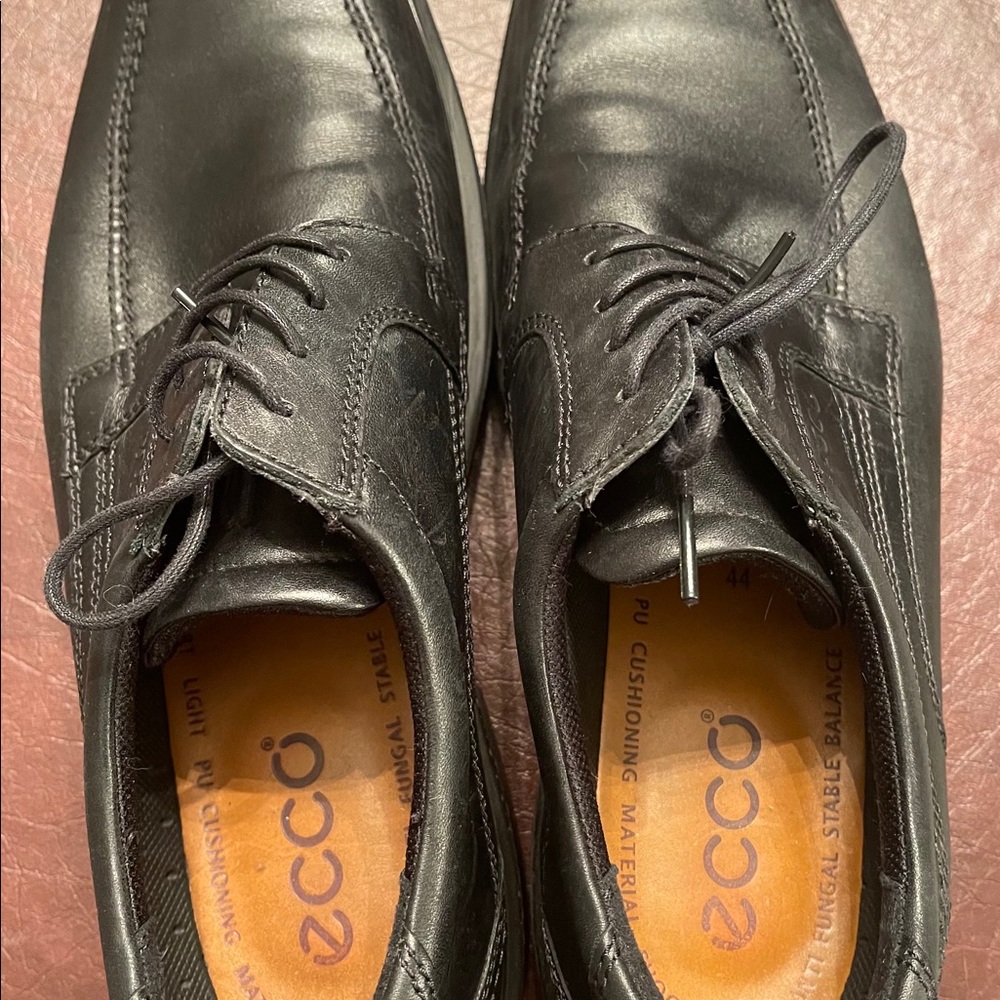 Shoes - Picture 6 of 7
